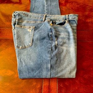 New Sonoma Ladies Jeans 16 regular straight leg.